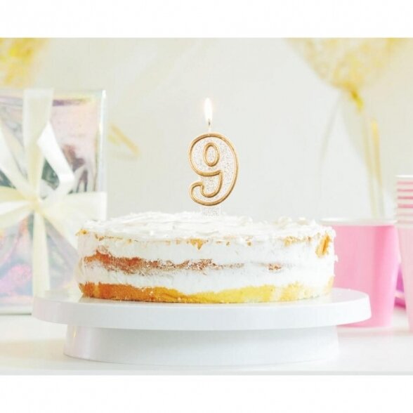 Torto žvakė skaičius 9, balta su auksu